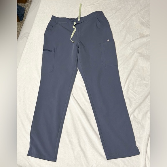 FIGS scrubs, Women’s size medium - Picture 5 of 6